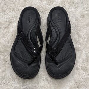 CROCS Women's Capri V Sequin Flip Flop Thing Sandals in black Woman’s Size 9